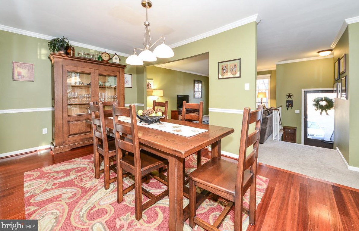 10109 Ebenshire Ct, Oakton, VA 22124-2930