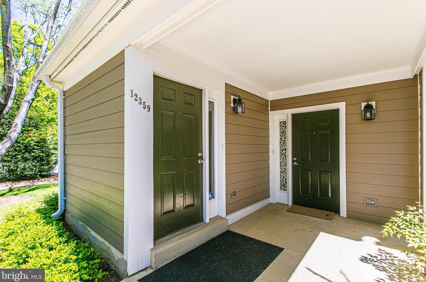 12359 Strong Ct, Fairfax, VA 22033-2849