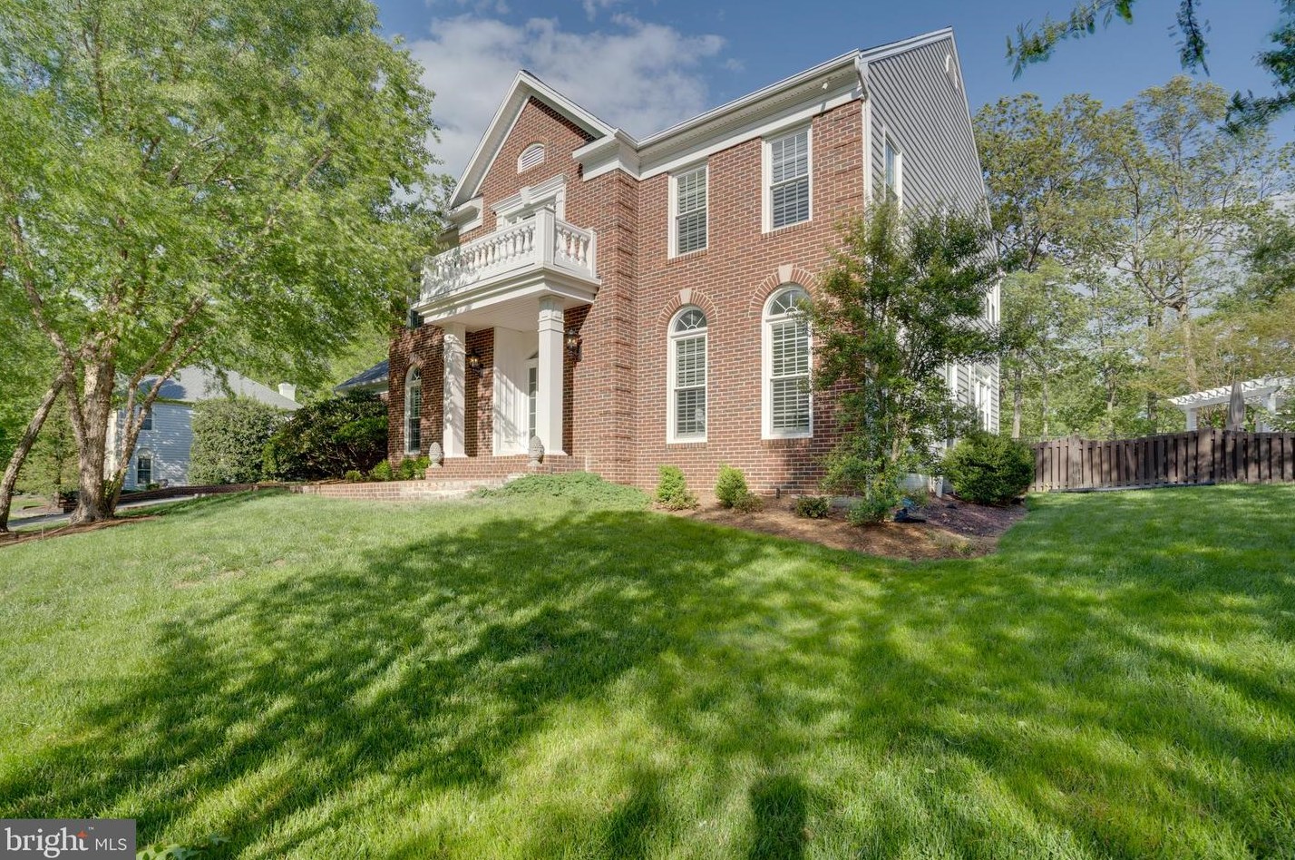 9265 Davis Dr, Lorton, VA 22079