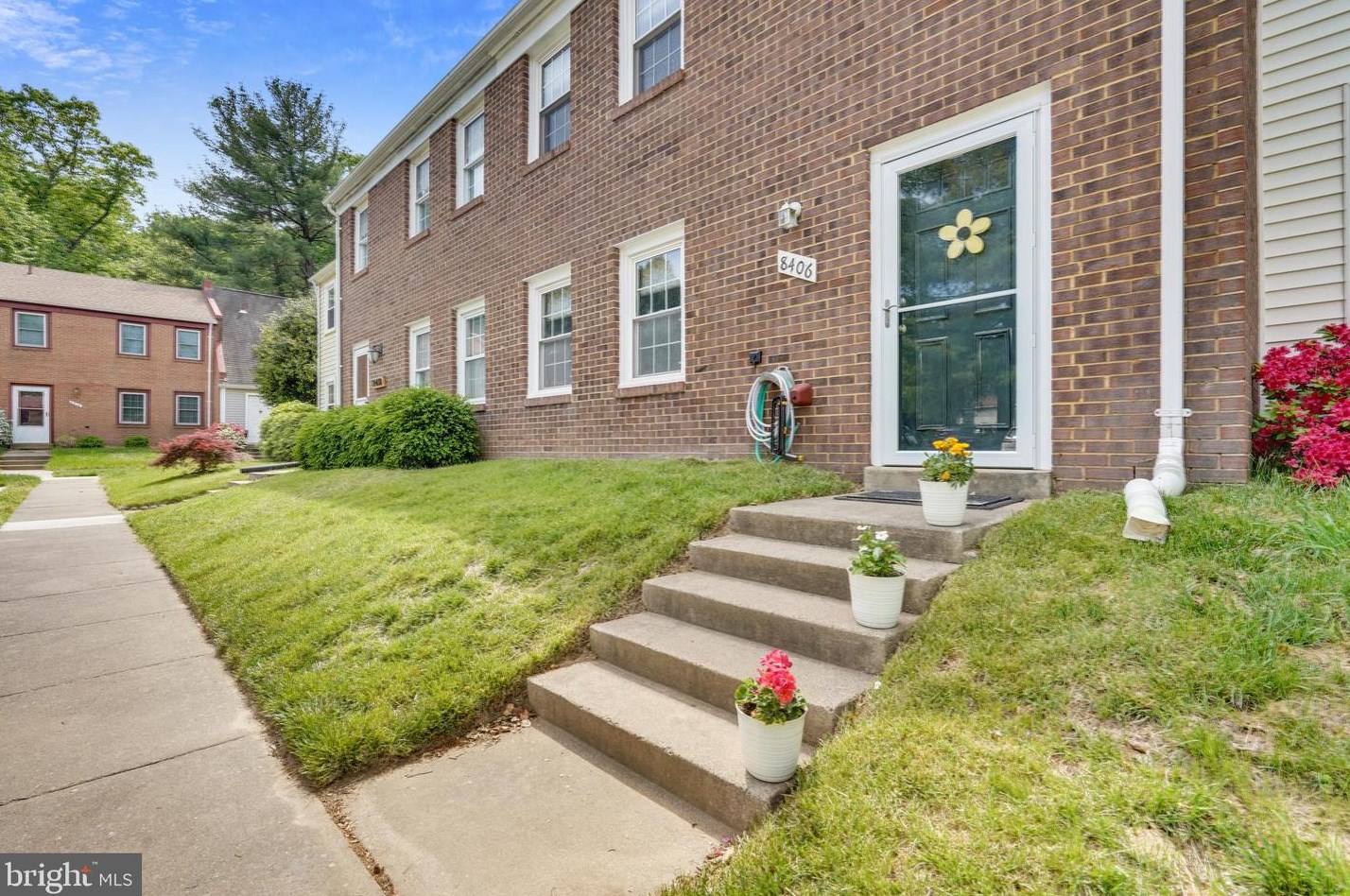 8406 Red Ash Ct, Springfield, VA 22153