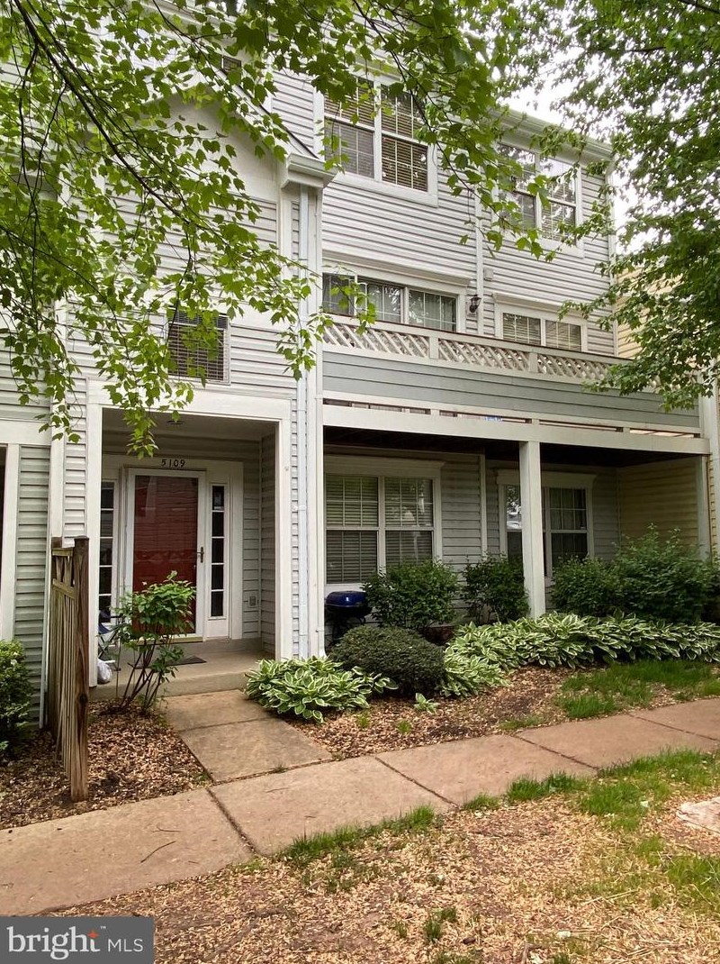 5109 Palmetto Bay Ct, Centreville, VA 20120-4139