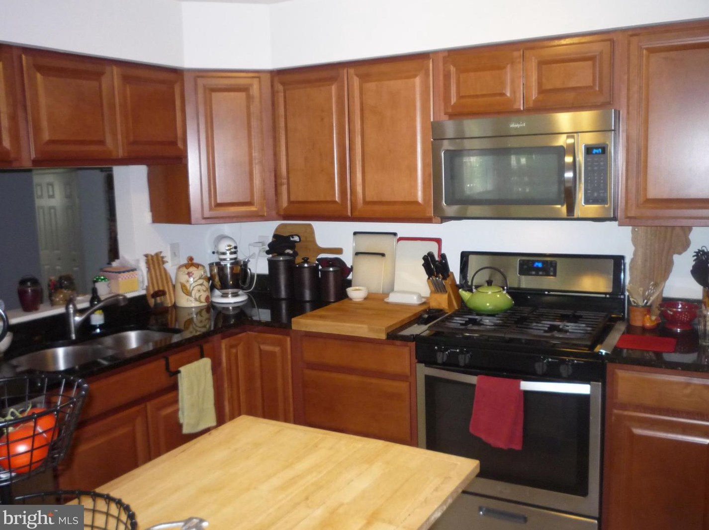 7033 Veering Ln, Springfield, VA 22015