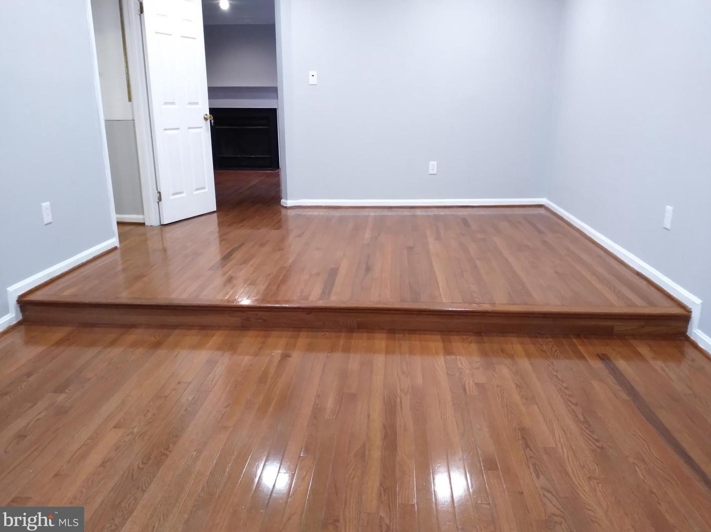 6957 Compton Ln, Centreville, VA 20121-5010