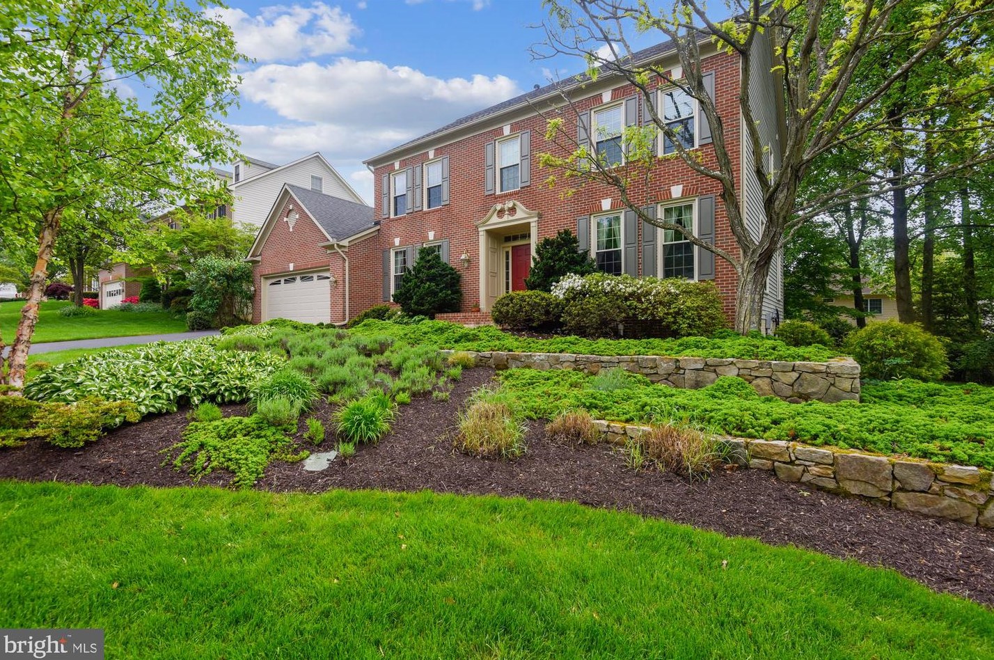 3310 Willow Glen Dr, Herndon, VA 20171
