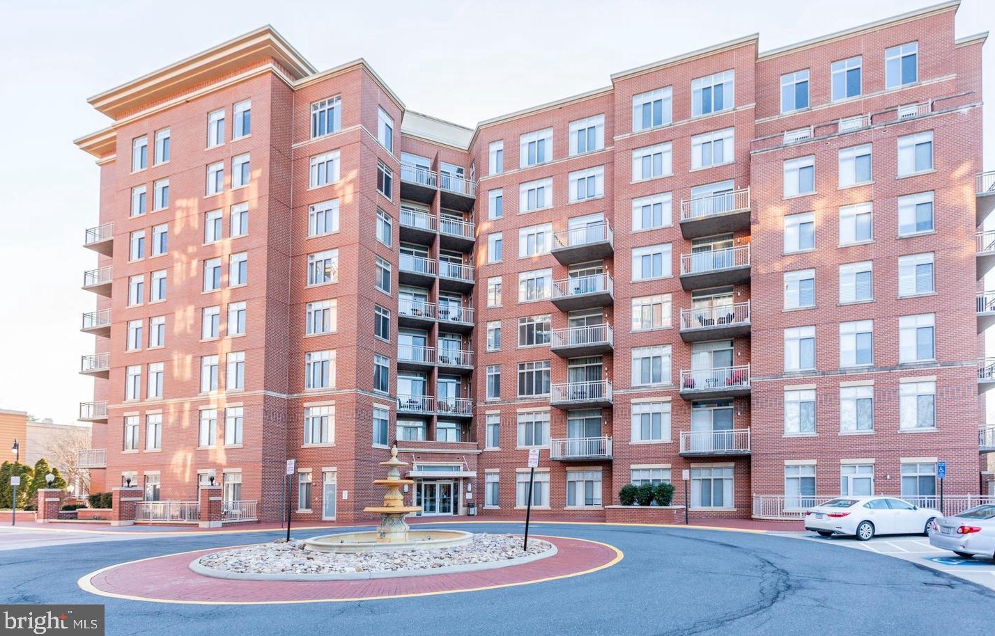 4480 Market Commons Dr #502, Fairfax, VA 22033