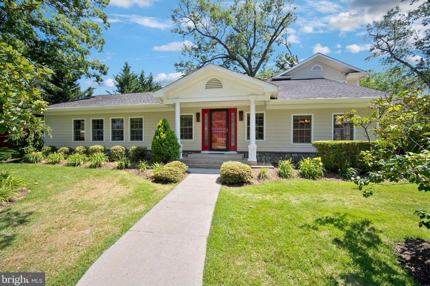 6427 Melia St, Springfield, VA 22150-1145