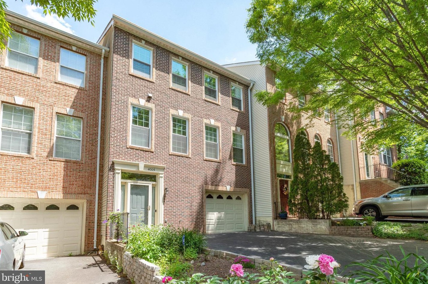 4005 Rosemeade Dr, Fairfax, VA 22033-2873