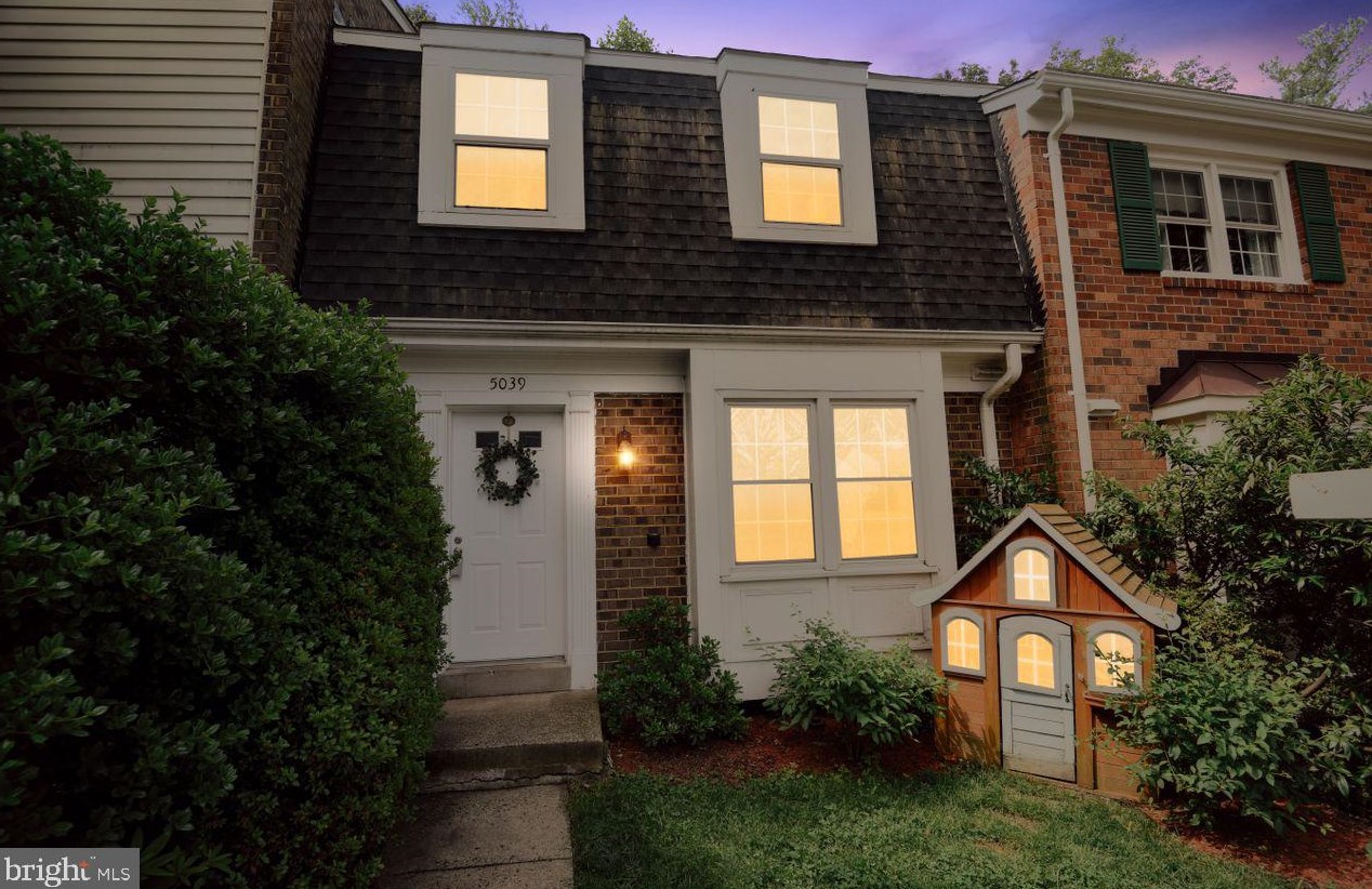 5039 Head Ct, Fairfax, VA 22032-2512