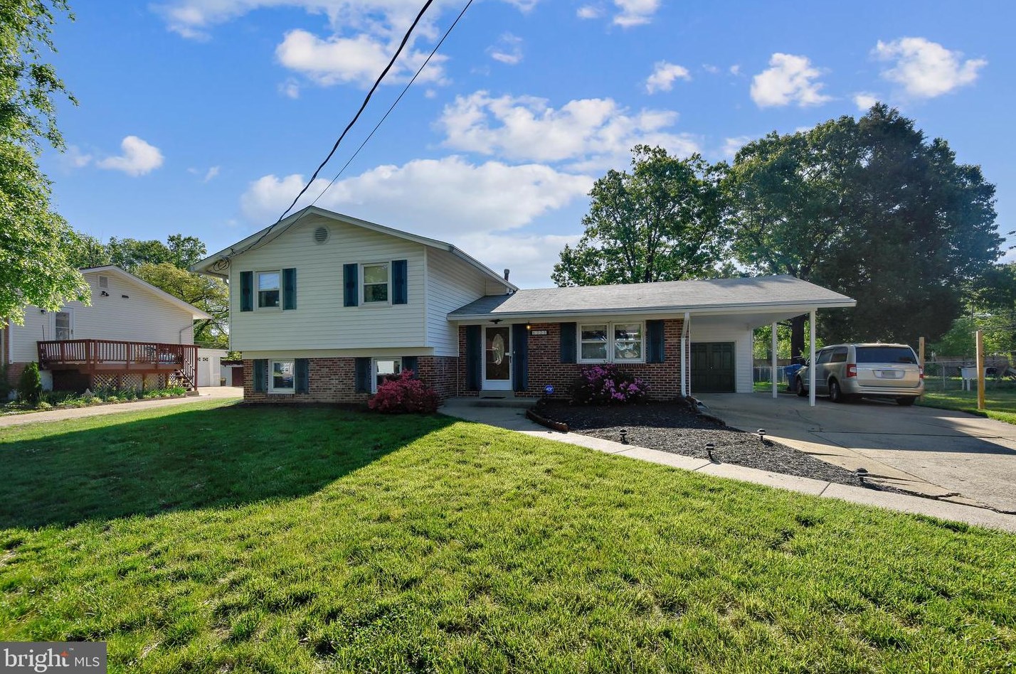 6321 Thomas Dr, Springfield, VA 22150