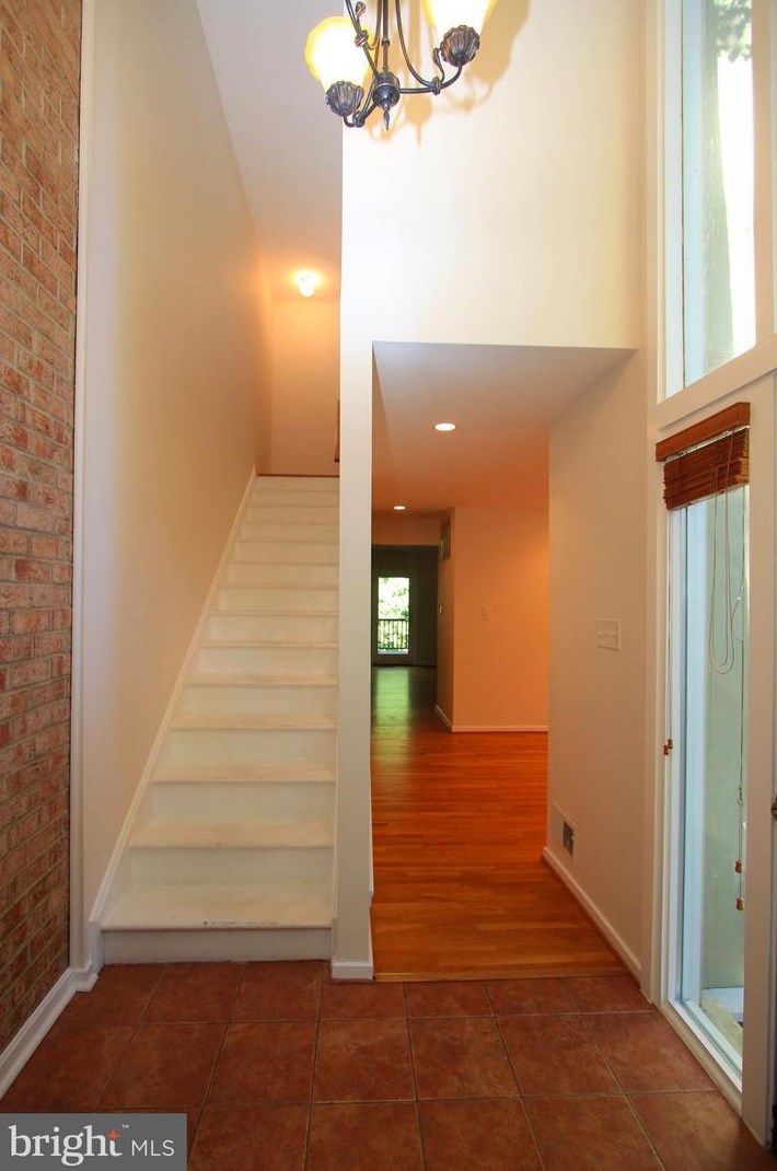 1441 Greenmont Ct, Herndon, VA 20190