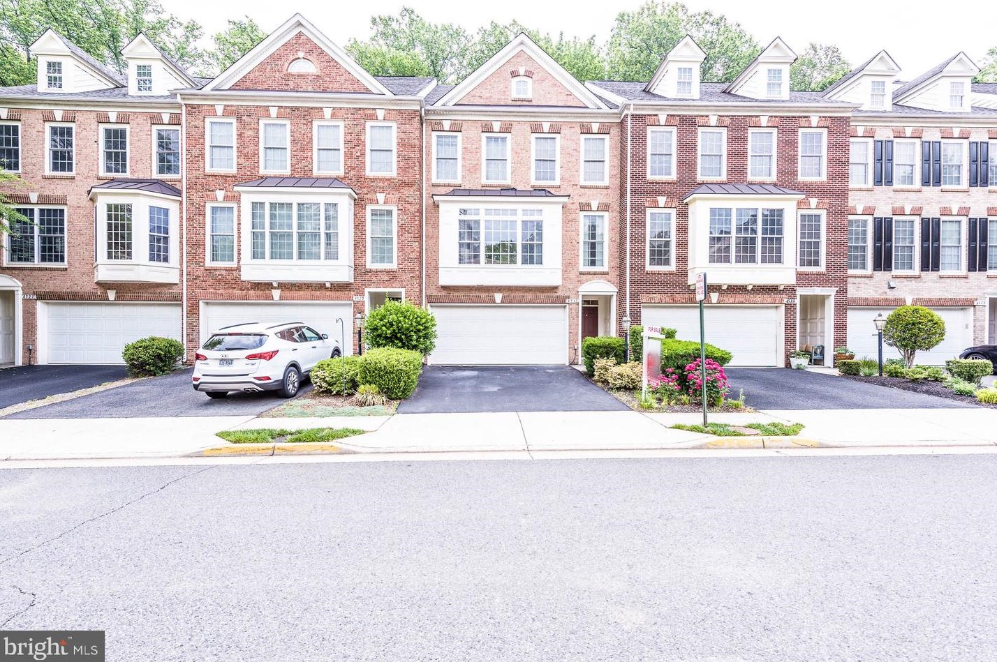 4531 Monmouth St, Fairfax, VA 22030-6184