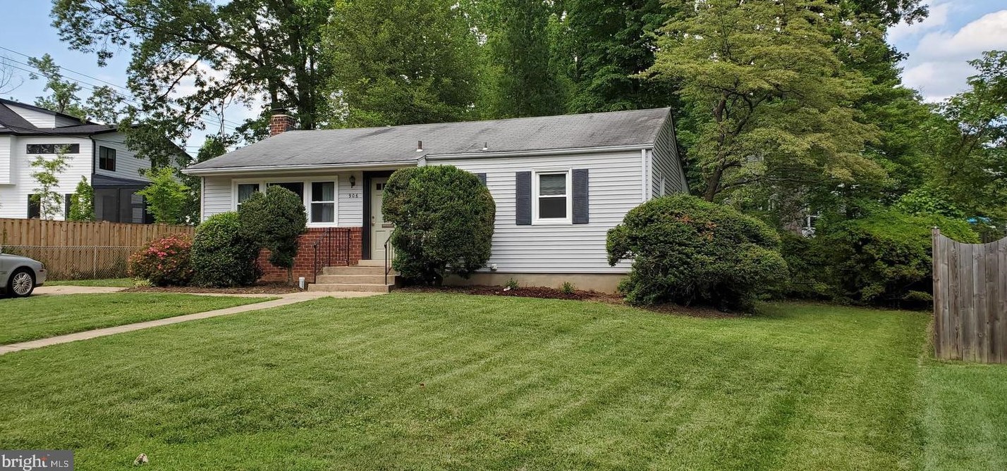 906 Desale St Sw, Vienna, VA 22180