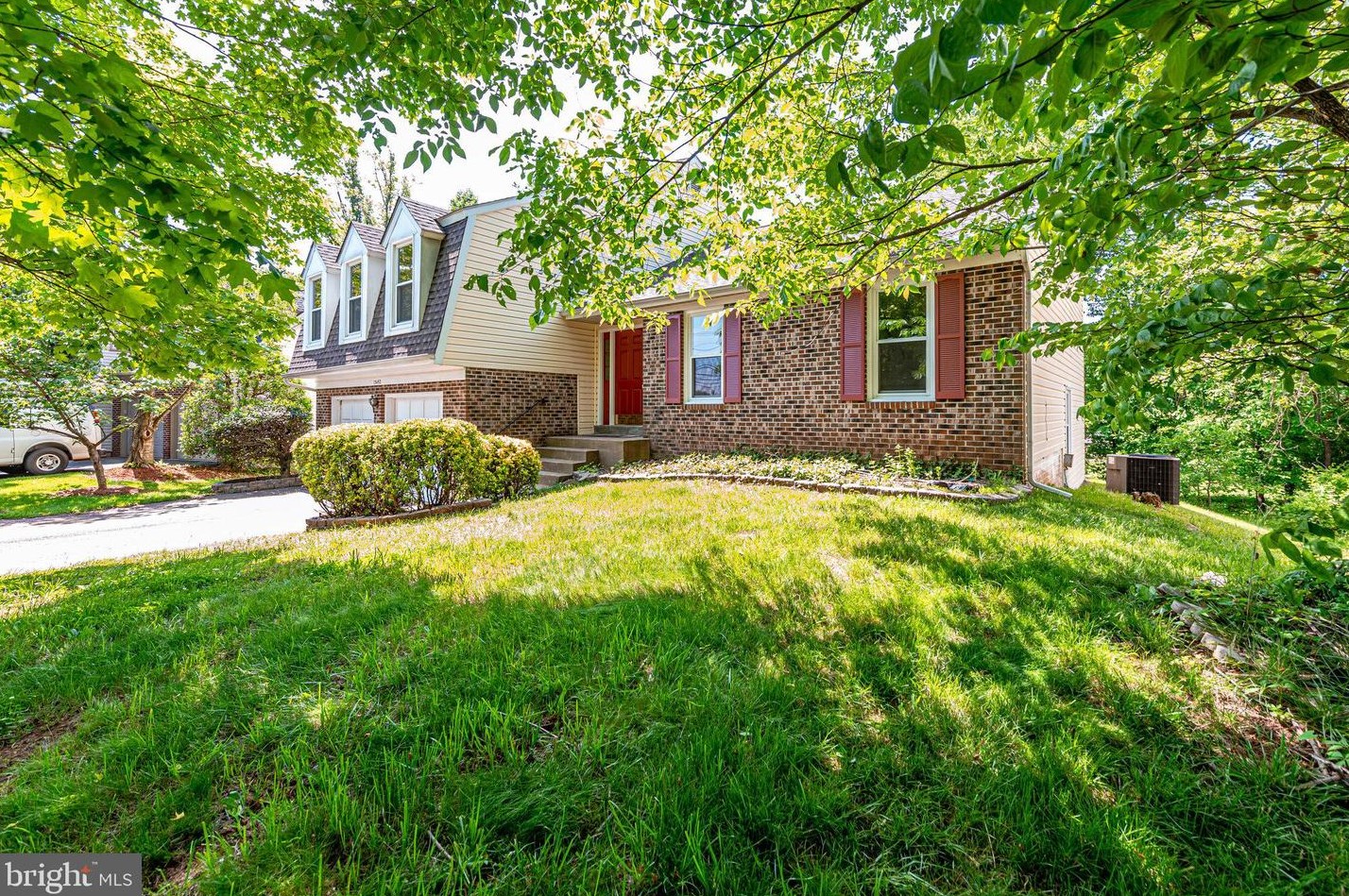 13452 Stream Valley Dr, Fairfax, VA 20151-2624