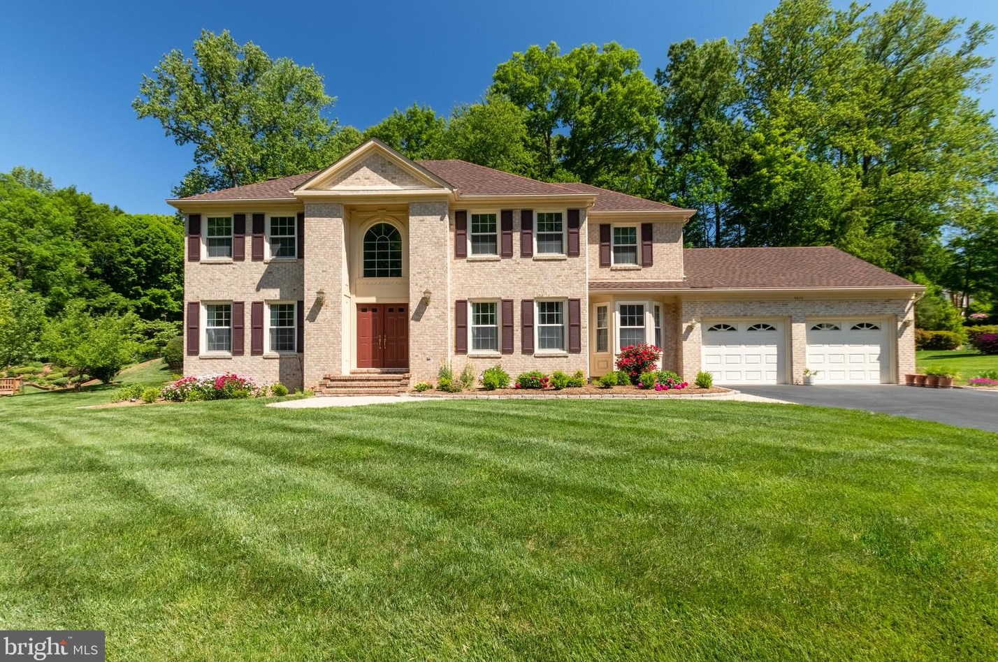 5610 Dogue Run Dr, Fairfax, VA 22039-1044