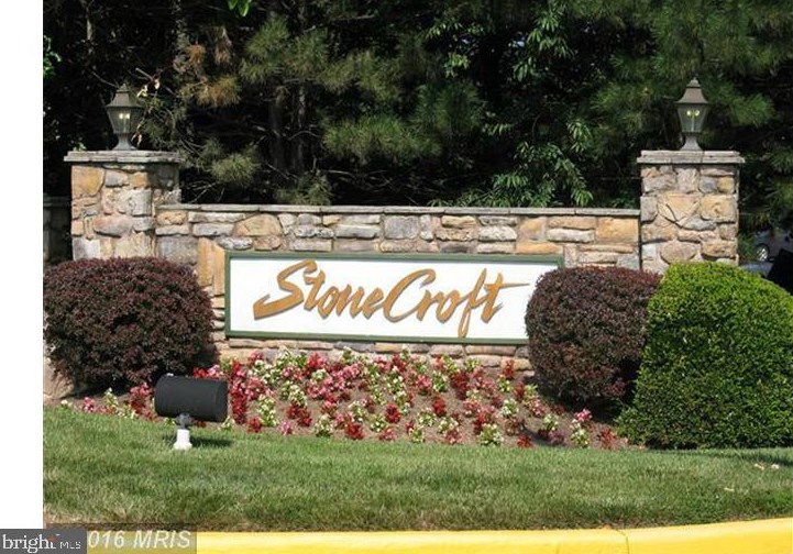 13085 Autumn Woods Way Apt 105, Fairfax, VA 22033