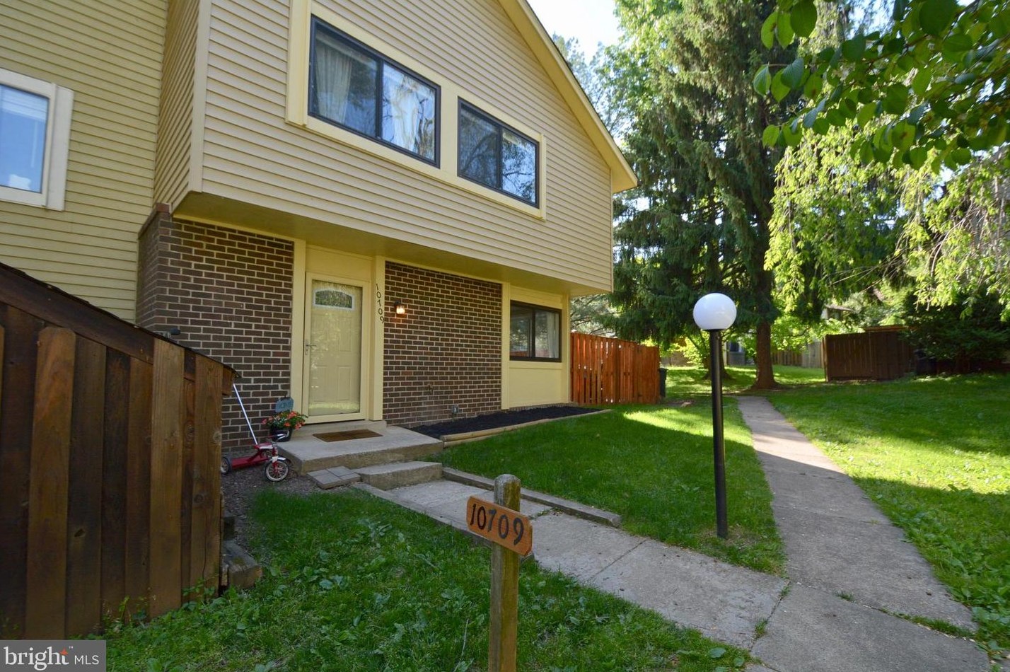 10709 Spring Oak Ct, Springfield, VA 22015