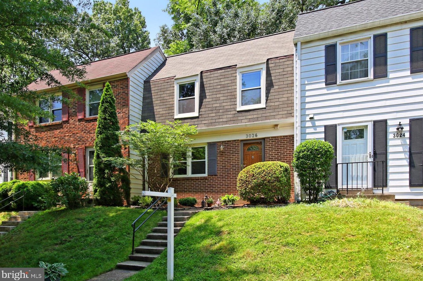 3026 Silent Valley Dr, Fairfax, VA 22031-2059