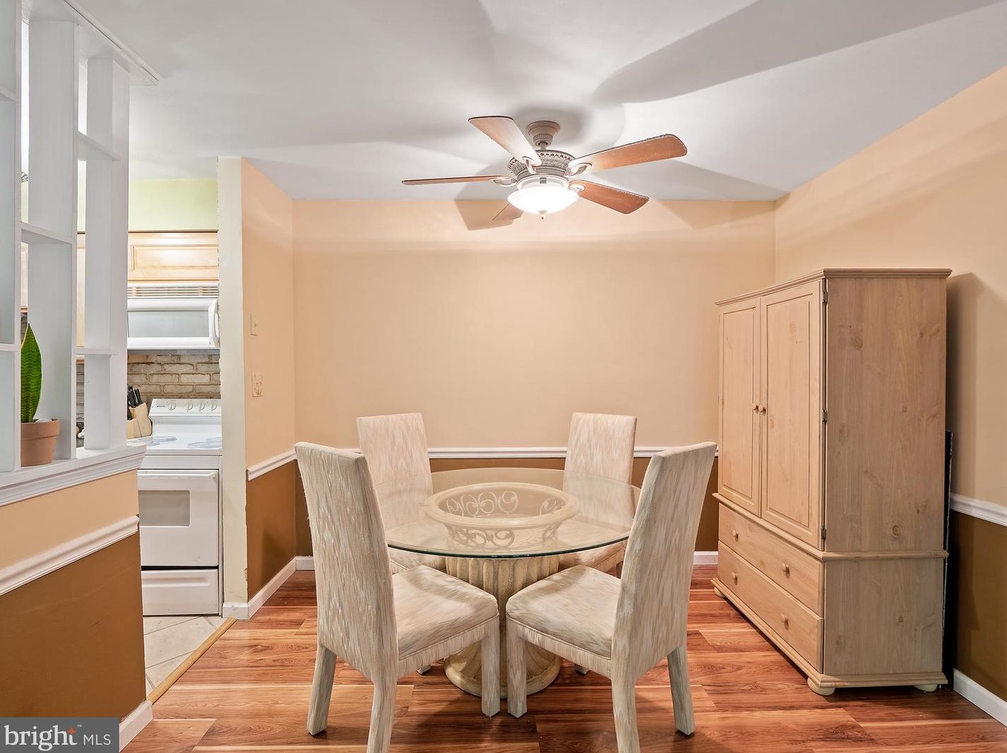 8110 Colony Point Rd #217, Springfield, VA 22152