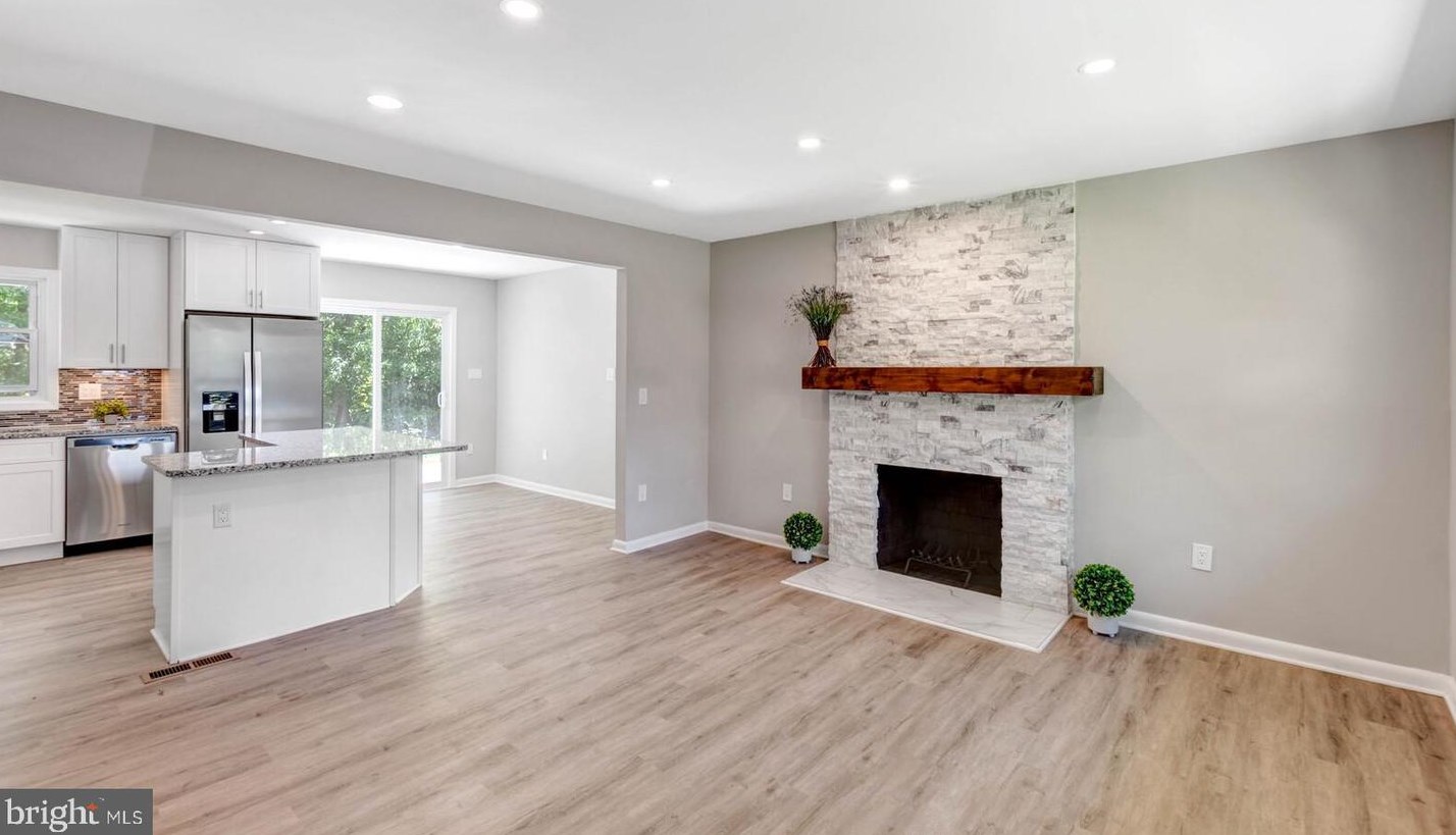 6810 Mayo Ct, Springfield, VA 22150-2038