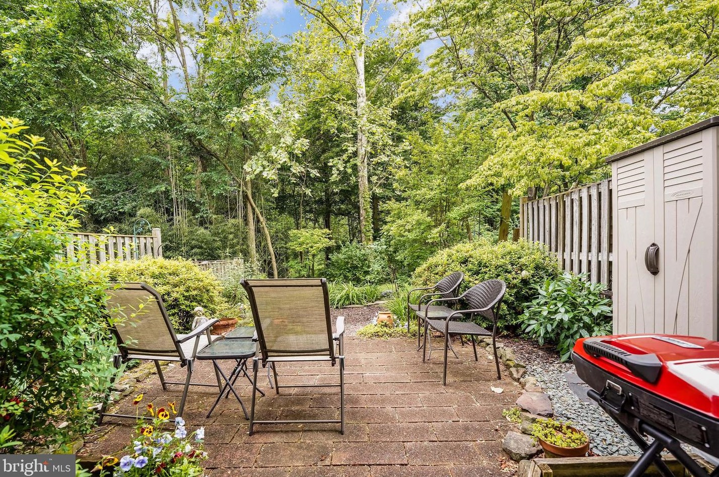 6250 Hillside Rd, Springfield, VA 22152