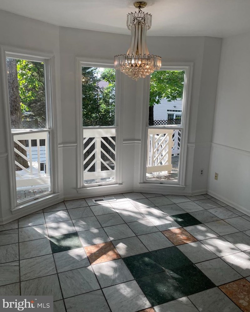 9290 Mainsail Dr, Springfield, VA 22015-4233