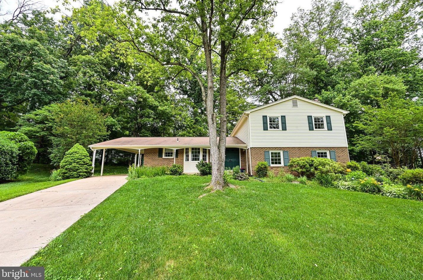 7025 Spaniel Rd, Springfield, VA 22153