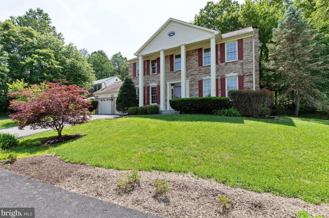 8907 Magnolia Ridge Rd, Fairfax, VA 22039-3021