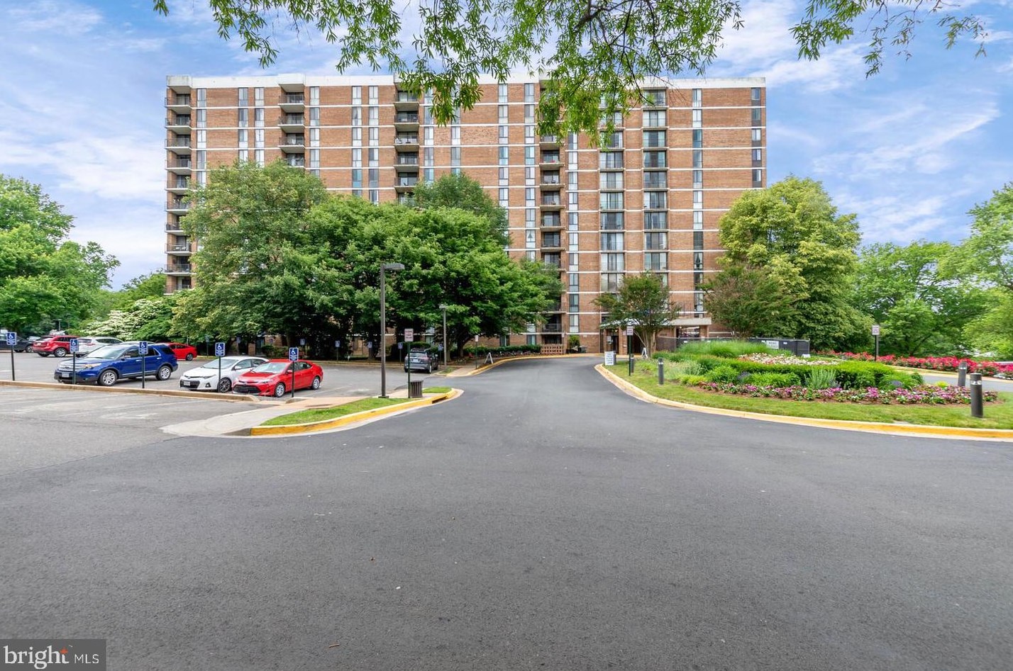 2300 Pimmit Dr #316, Falls Church, VA 22043