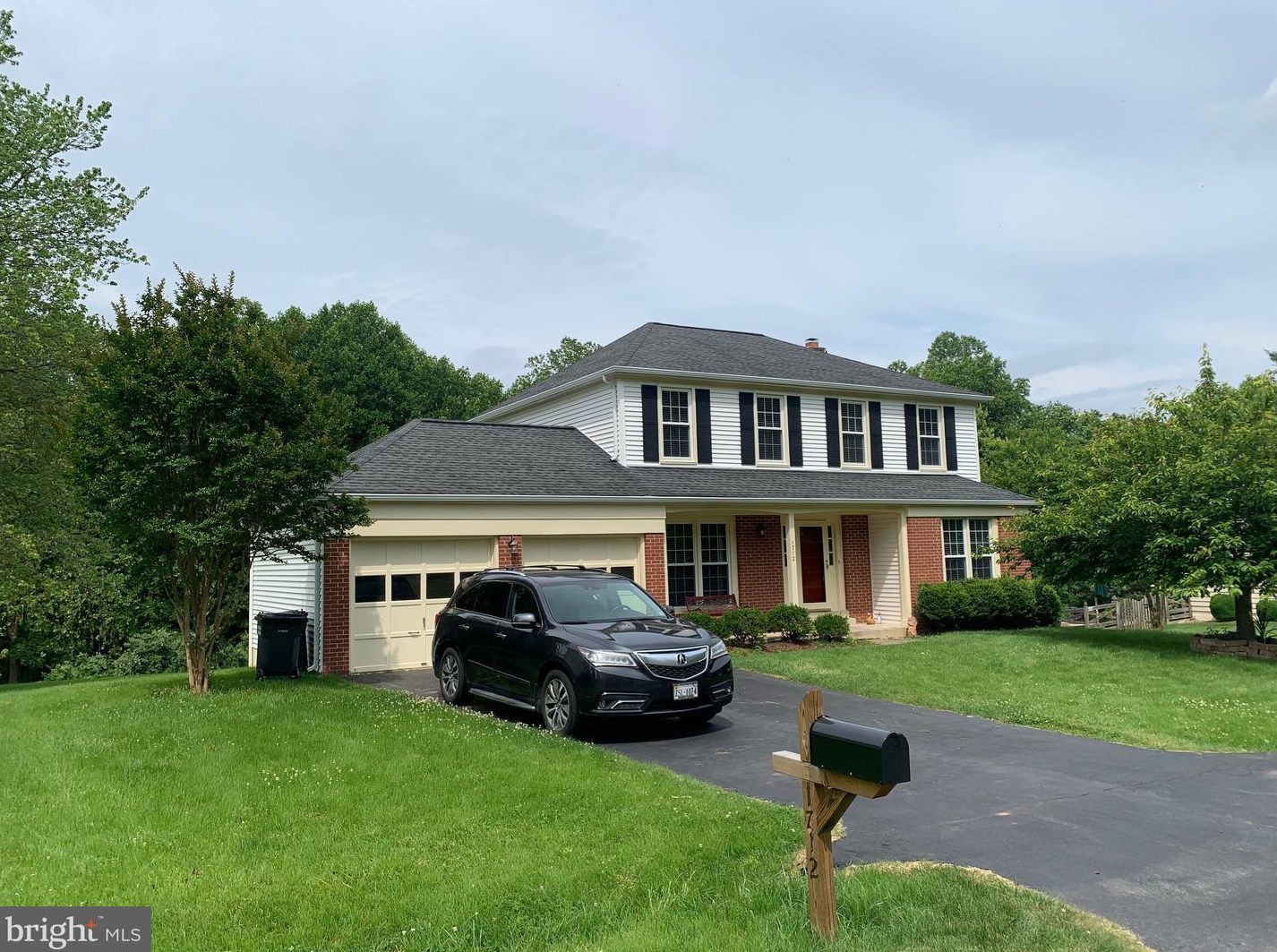 1712 Asoleado Ln, Vienna, VA 22182-1905