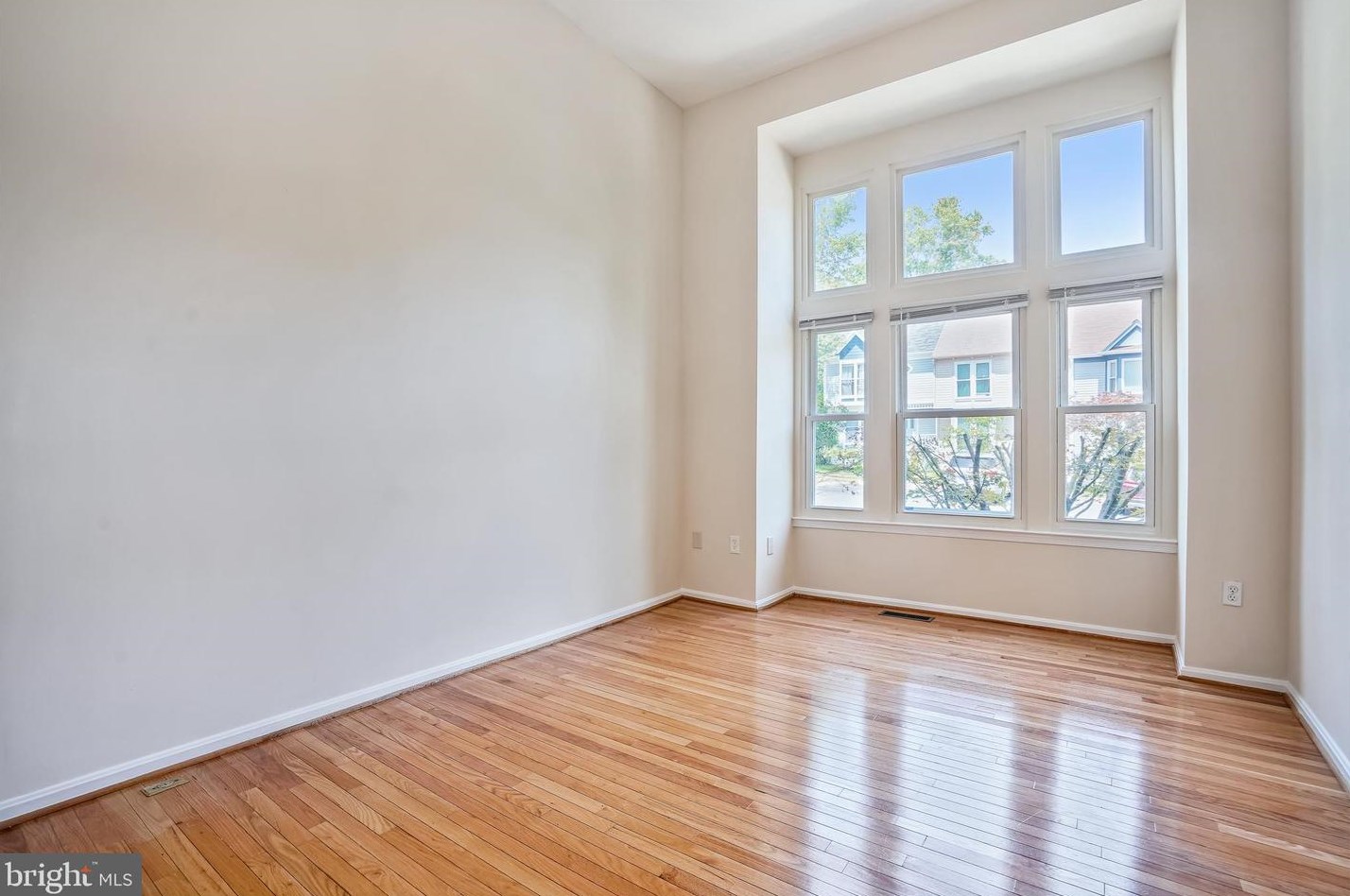 9632 Pierrpont St, Springfield, VA 22015