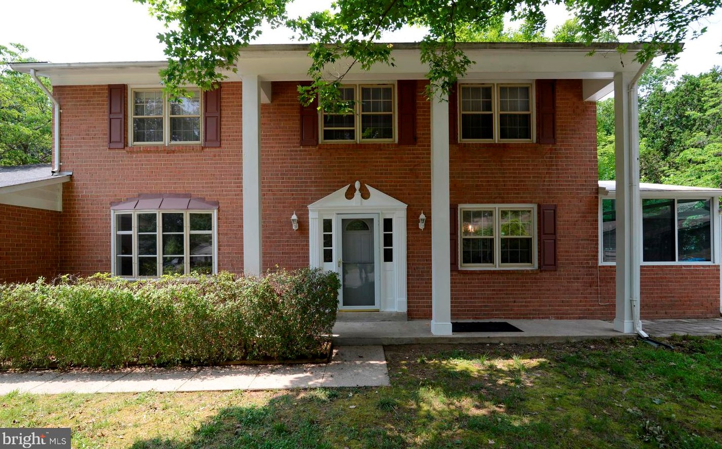 5100 Spring Rock Ct, Fairfax, VA 22032-2643