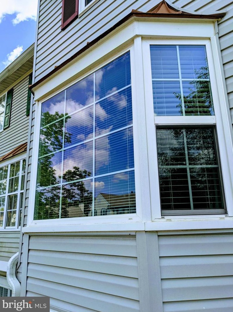 13729 Autumn Vale Ct, Fairfax, VA 20151-3544