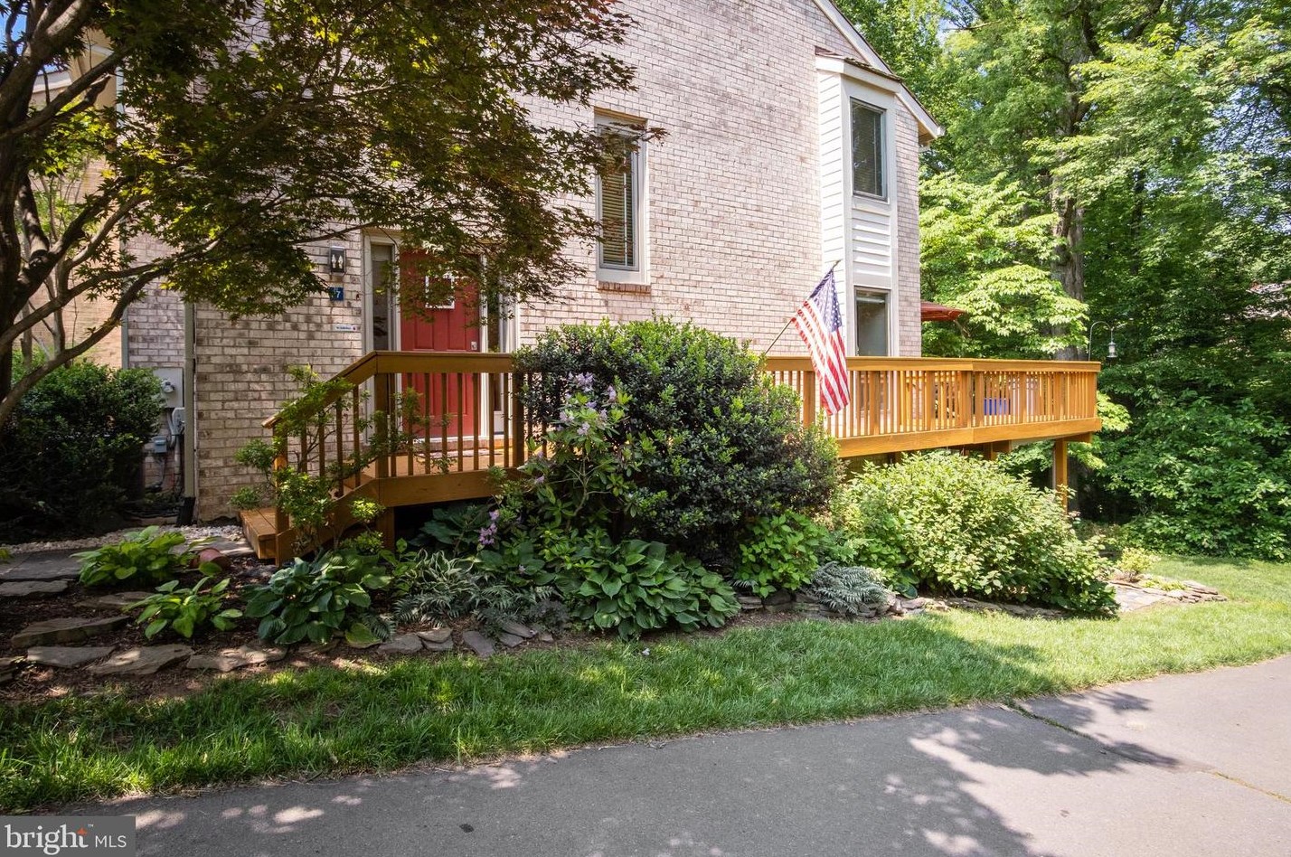2037 Swans Neck Way, Herndon, VA 20191