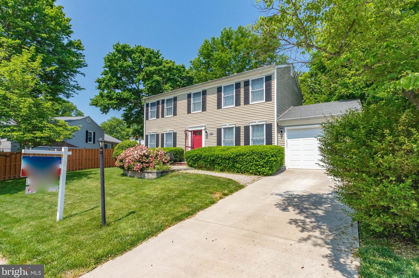 9600 Ashbourn Dr, Springfield, VA 22015