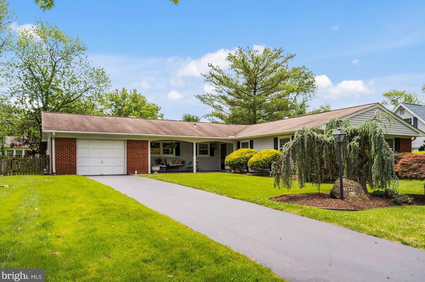 4127 Middle Ridge Dr, Fairfax, VA 22033-3227
