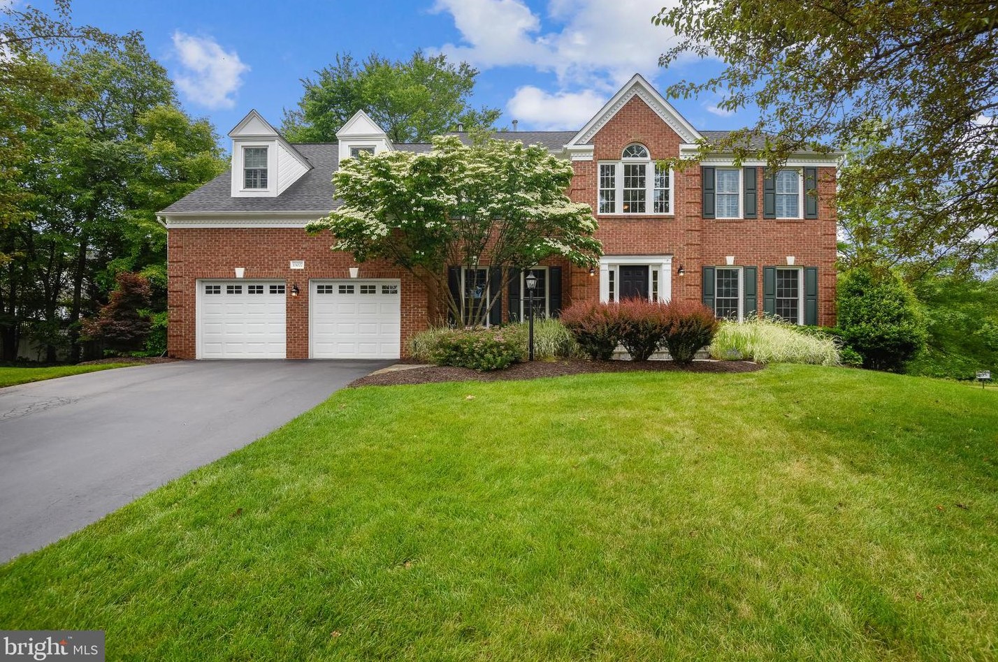 13027 Monroe Manor Dr, Herndon, VA 20171