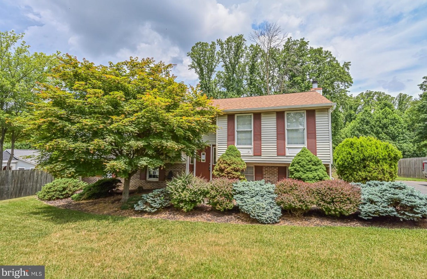2203 Sandburg St, Vienna, VA 22027-1007