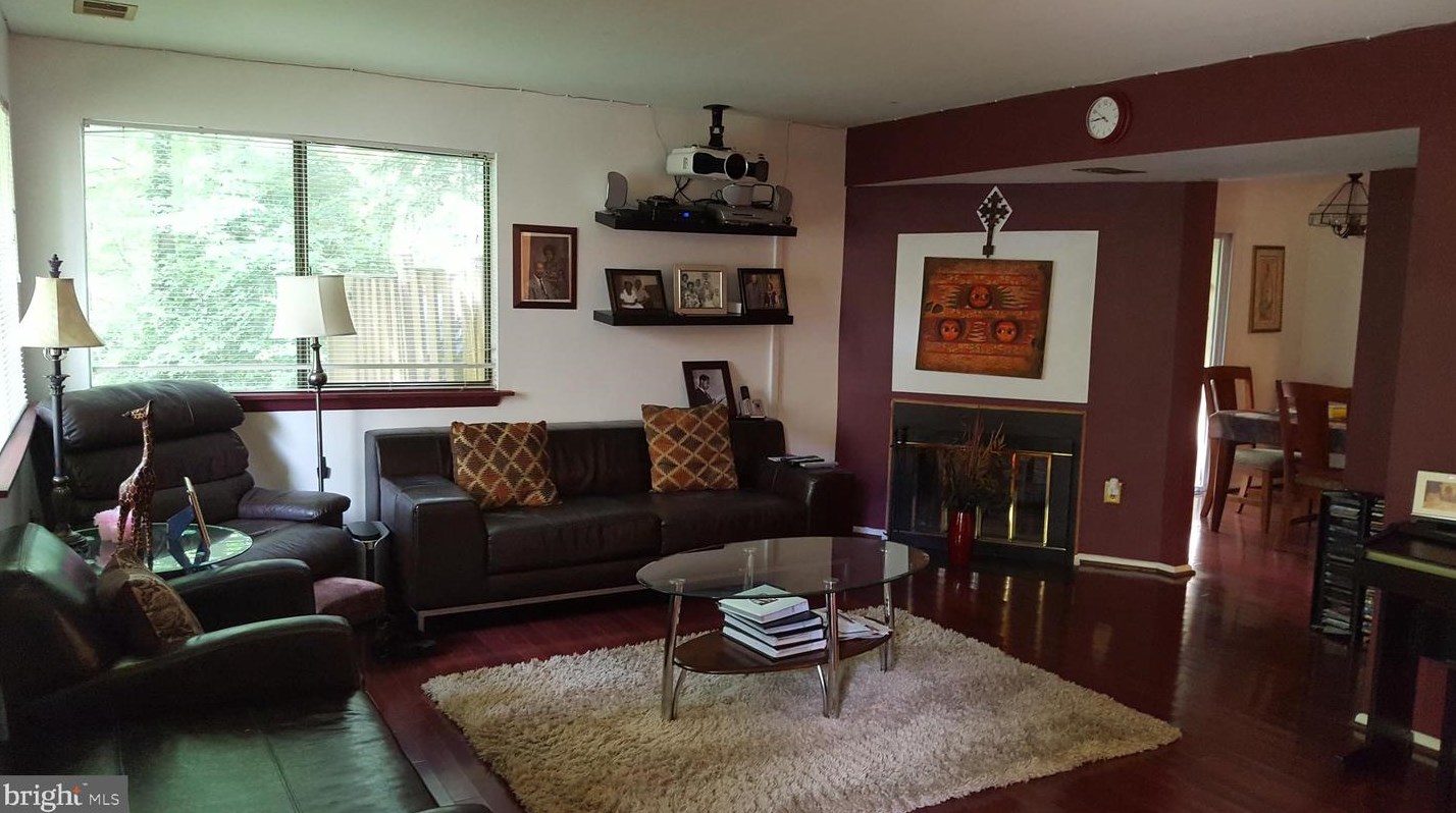 10699 Spring Oak Ct, Springfield, VA 22015