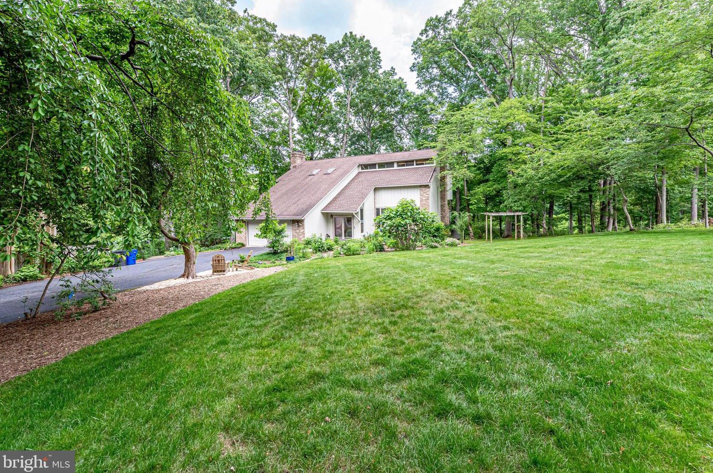 3220 Lake Edge Way, Vienna, VA 22124-2028