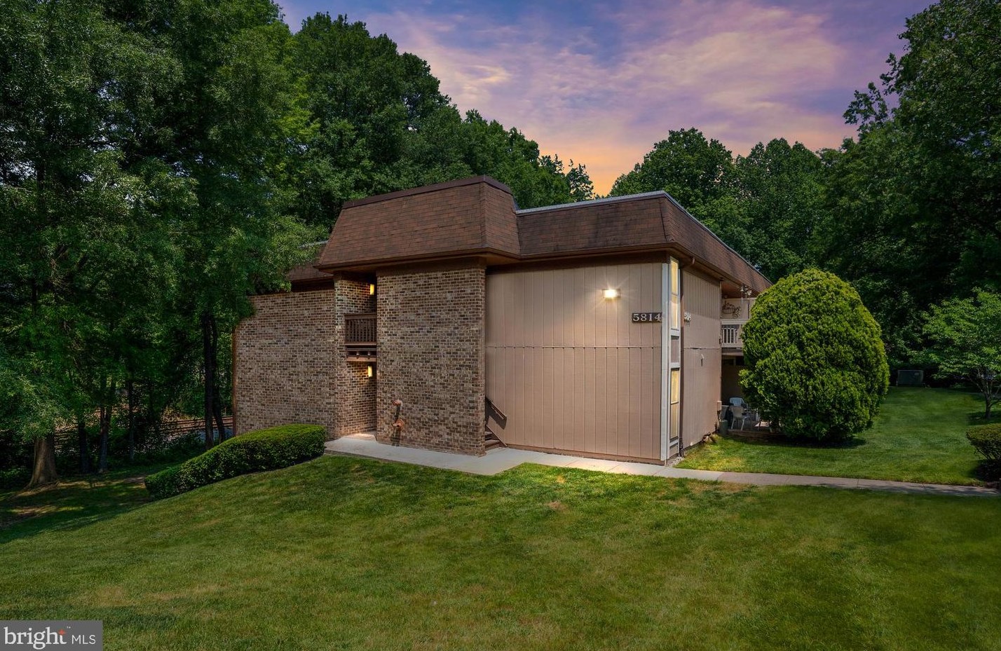 5814 Royal Ridge Dr #a, Springfield, VA 22152