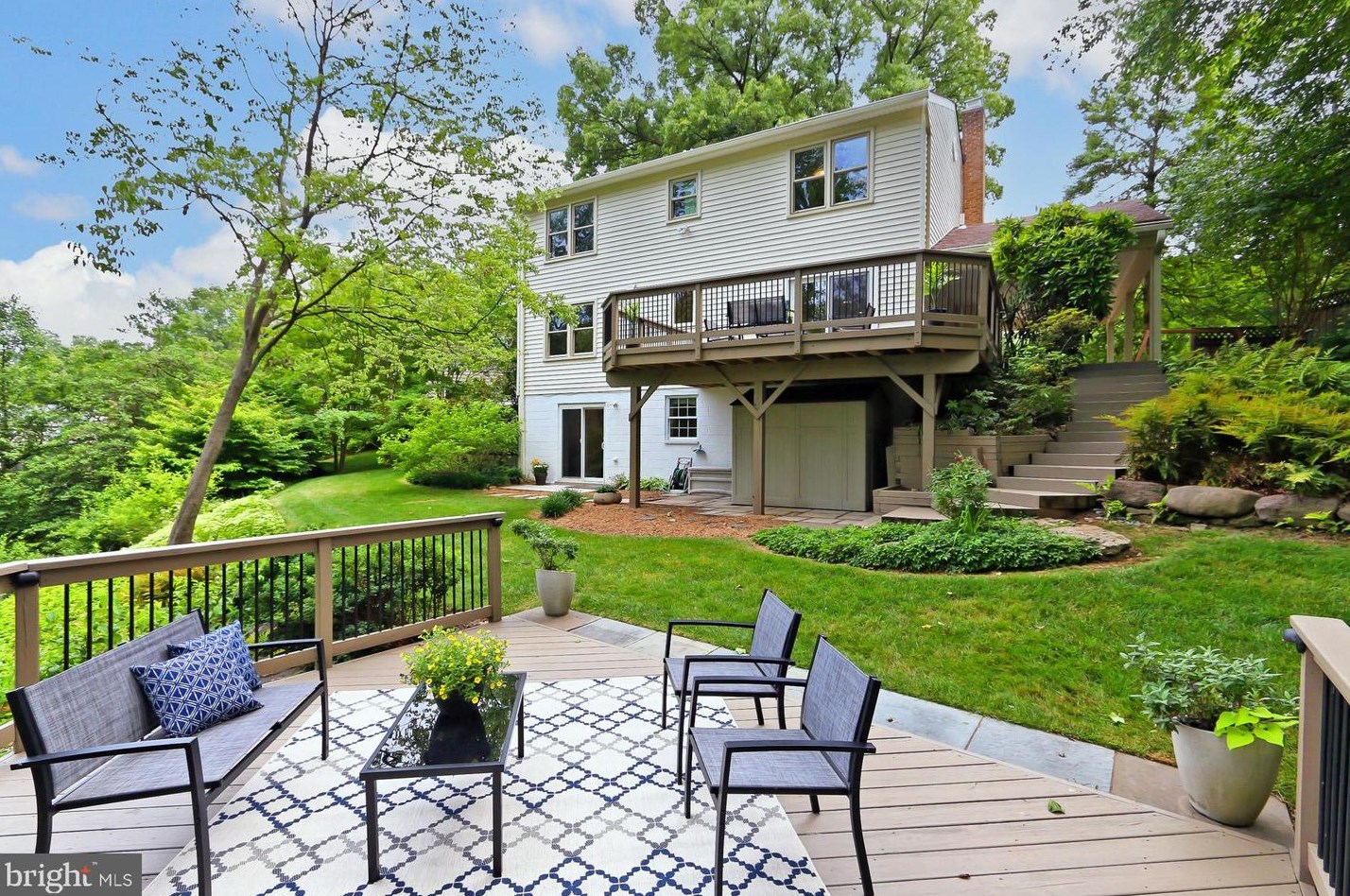 9830 Meadow Valley Dr, Vienna, VA 22181-3217
