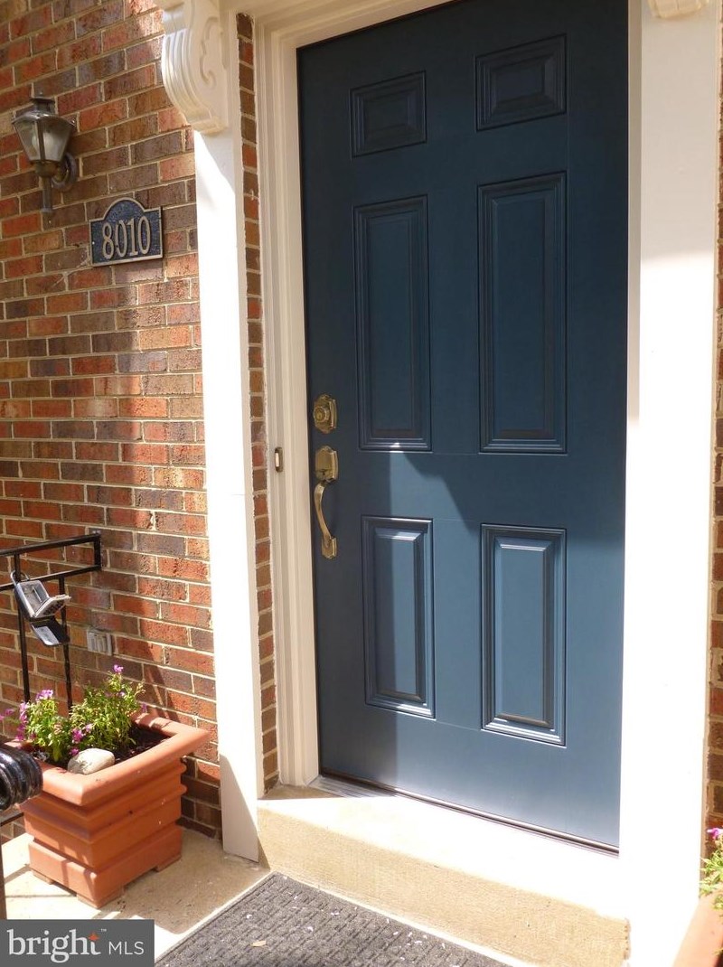 8010 Rachelle Pl, Vienna, VA 22182-4022