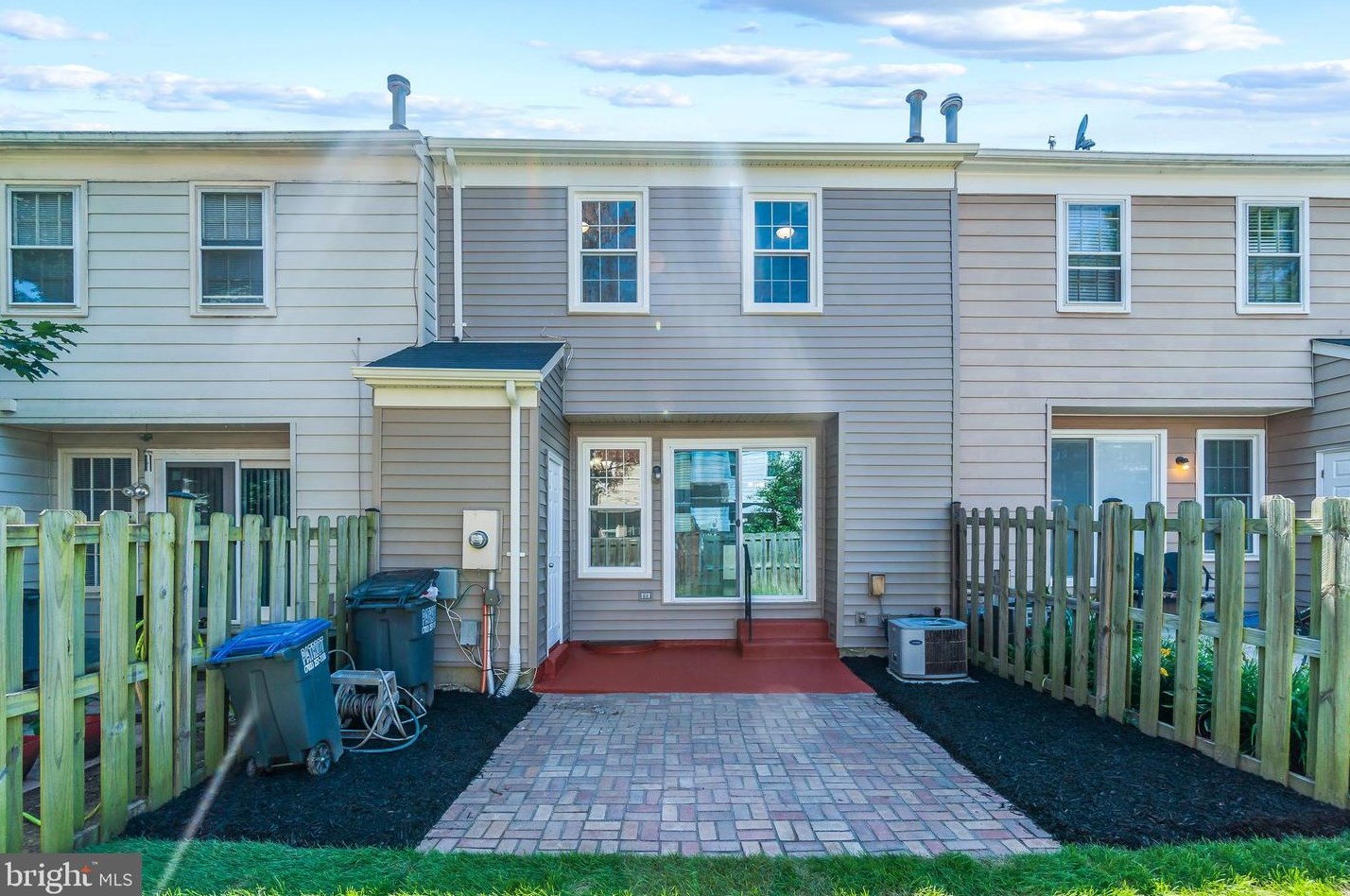 7989 Northumberland Rd, Springfield, VA 22153