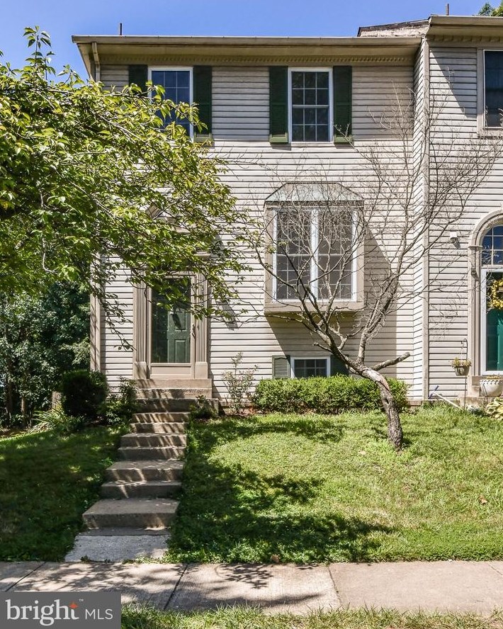 3332 Stone Heather Ct, Herndon, VA 20171