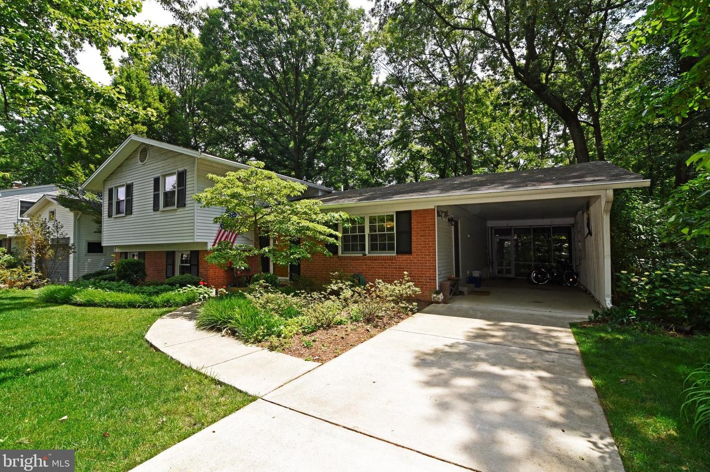 8313 Mcneil St, Vienna, VA 22180-6927