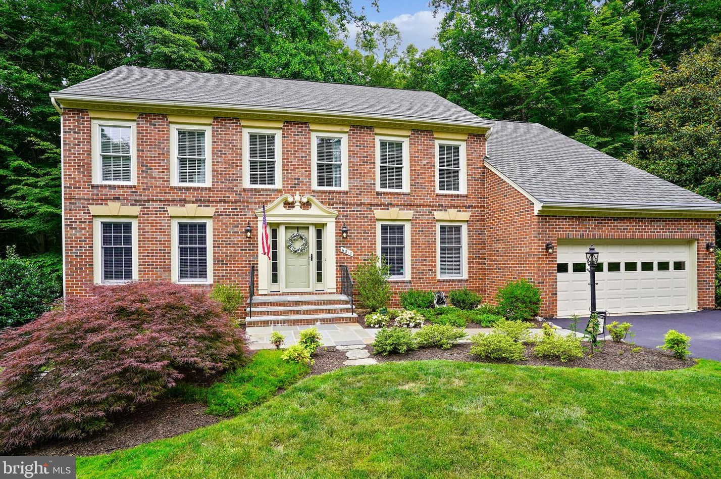 6810 Old Stone Fence Rd, Fairfax, VA 22039-1845
