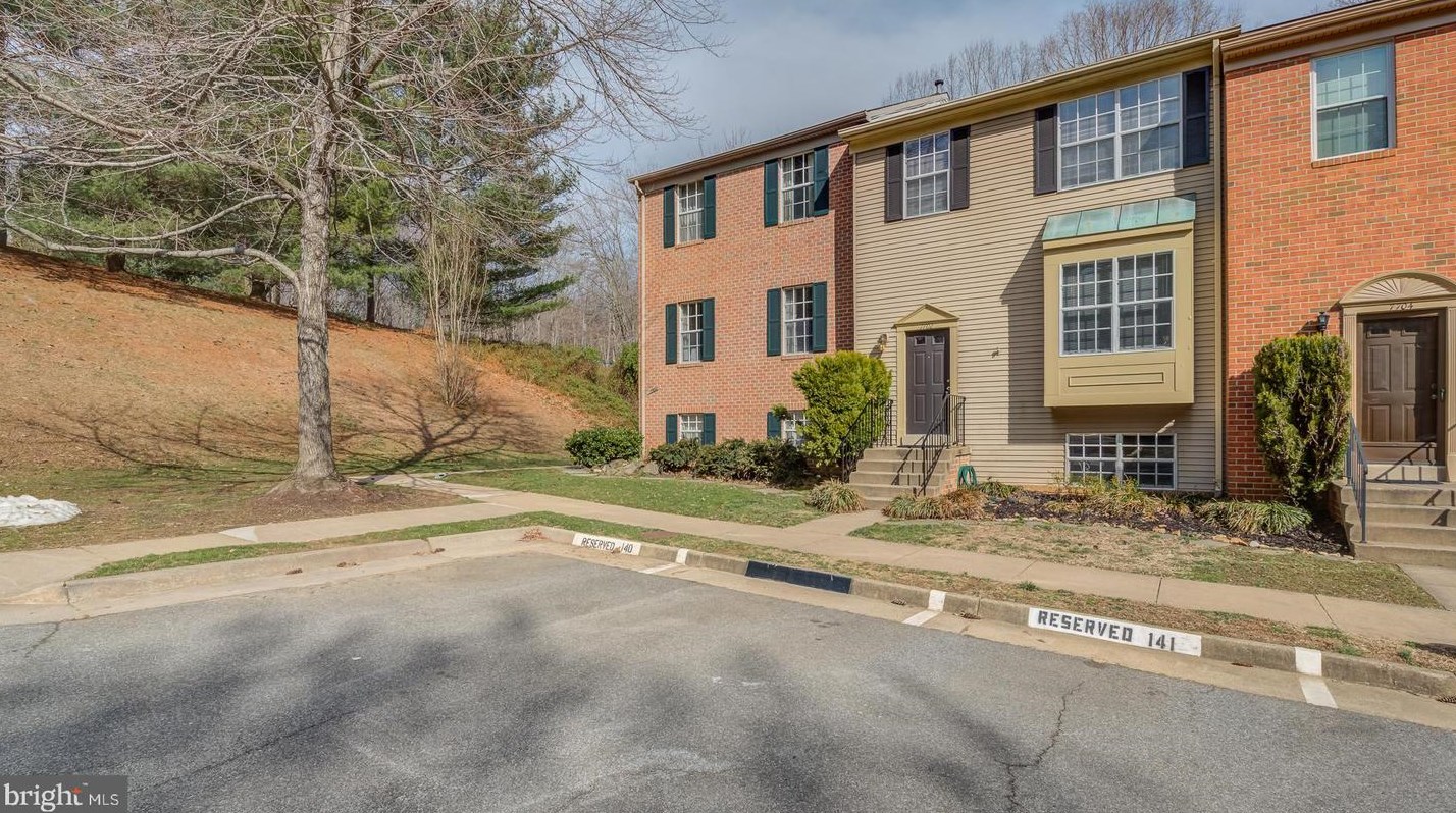 7702 Asterella Ct, Springfield, VA 22152