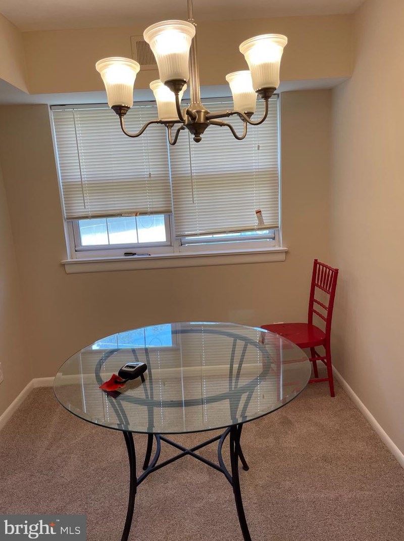 7097 Spring Garden Dr Apt 102, Springfield, VA 22150