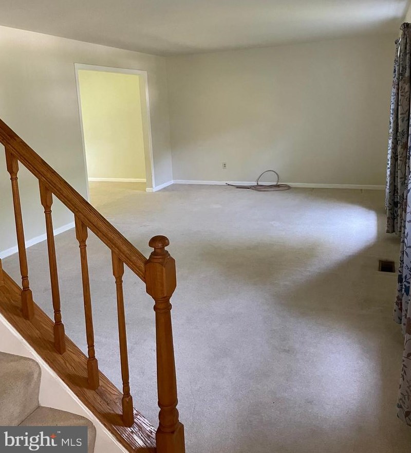 9713 Waterline Dr, Springfield, VA 22015