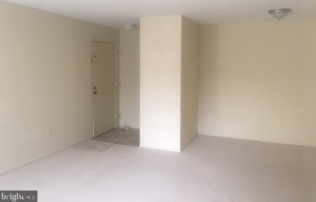 517 Florida Ave Apt T2, Herndon, VA 20170